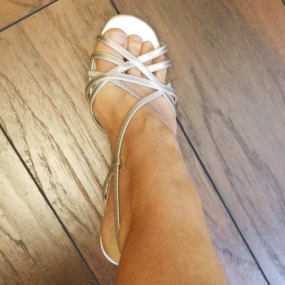 Cabrizi Festive criss cross silver 2.5 inch heel - Picture 2 of 8